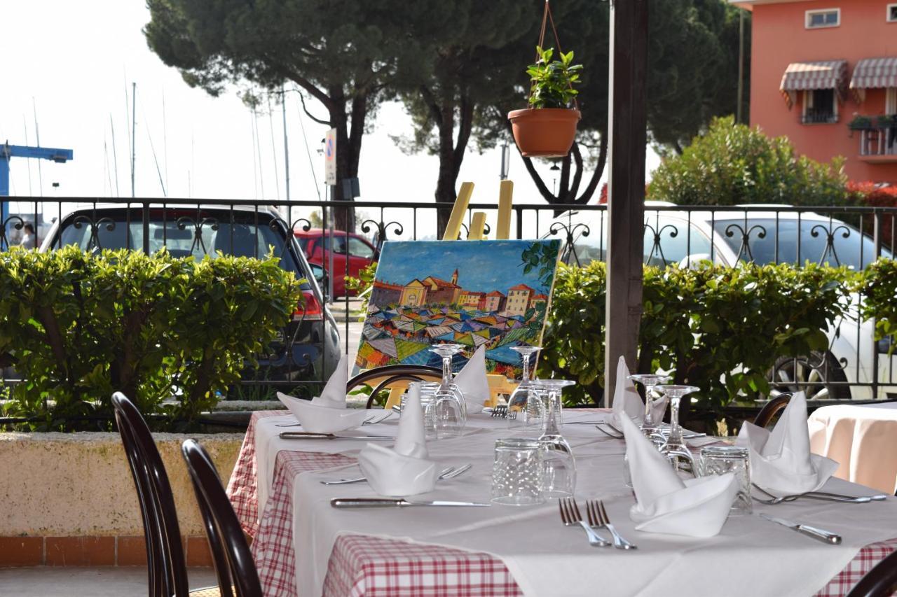 Albergo Trattoria Fioravante Peschiera del Garda Exteriör bild